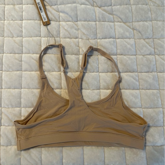 SKIMS FITS EVERYBODY RACERBACK BRALETTE | CLAY - Picture 2 of 2